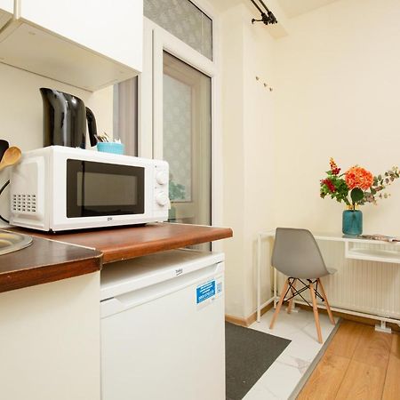 Micro Apartment Miaczynska By Noclegi Renters Varşovia Exterior foto