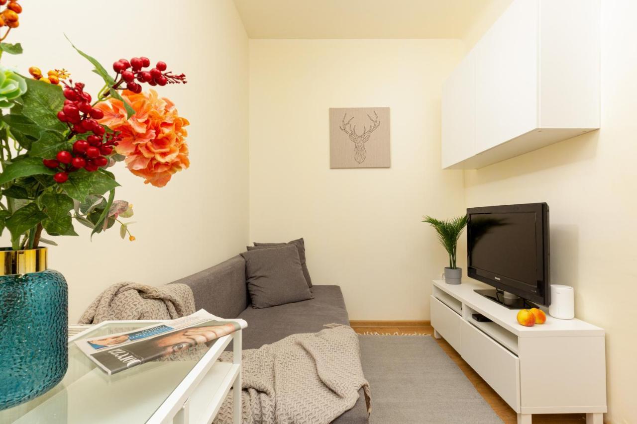 Micro Apartment Miaczynska By Noclegi Renters Varşovia Exterior foto