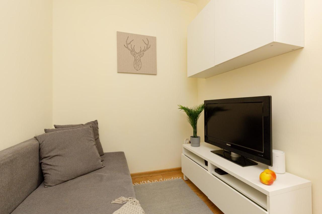 Micro Apartment Miaczynska By Noclegi Renters Varşovia Exterior foto